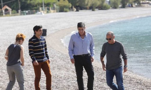 Πέτα τη φριτέζα: Η Φωτεινή τα βρίσκει σκούρα με την παρουσία του Βύρωνα…