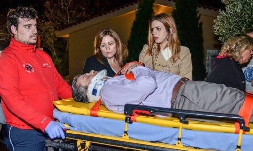 Γυναίκα χωρίς όνομα: Ο  Νάσος  παθαίνει έμφραγμα μέσα στην αγκαλιά της Μάρθας