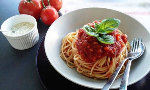 Μακαρόνια Ναπολιτάνα