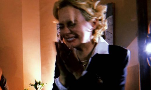 Έλενα Χριστοπούλου: Tο τρυφερό φιλί στον σύντροφό της και το πάρτι γενεθλίων της