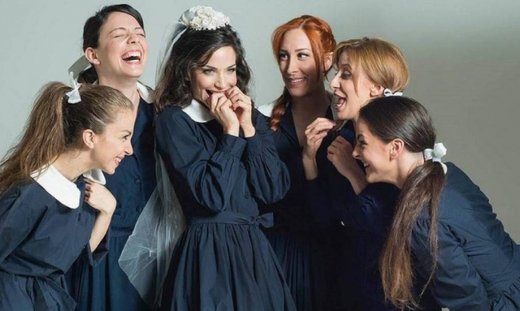 Η «Αλίκη Βουγιουκλάκη» εύχεται «καλή επιτυχία» στην Κατερίνα Γερονικολού για το ρόλο της