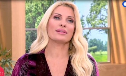 Ελένη: Η εμφάνιση υπερθέαμα και το… Χριστουγεννιάτικο τραπέζι