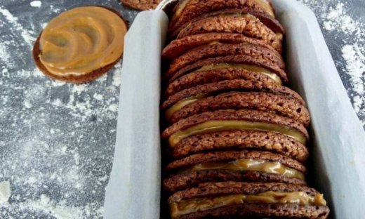 Brownie cookies γεμιστά με καραμέλα γάλακτος