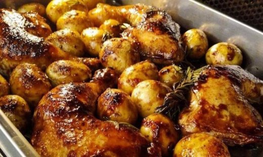 Κοτοπουλάκι γλασσαρισμένο με κρέμα βαλσάμικο και πατάτες baby