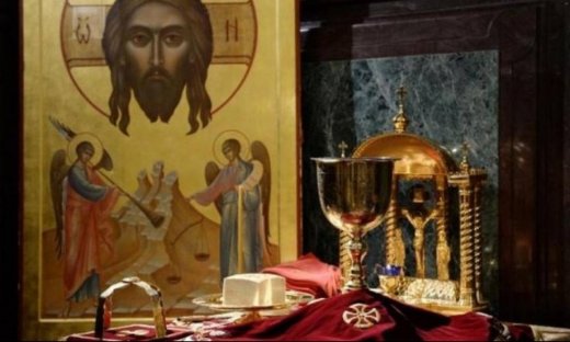 Χριστούγεννα: Kαλύτερα να μην κοινωνήσω καθόλου ή να κοινωνήσω χωρίς εξομολόγηση;