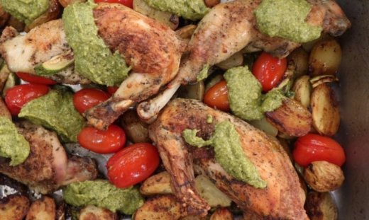 Kοτόπουλο στο φούρνο με λαχανικά και πέστο βασιλικού