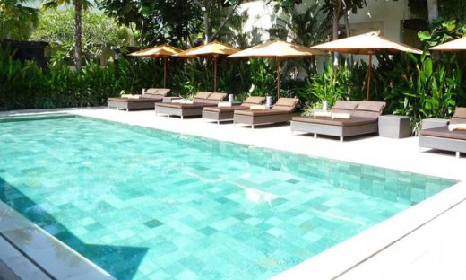 Τουριστικό θέρετρο στο Μπαλί απαγόρευσε τα κινητά στην πισίνα