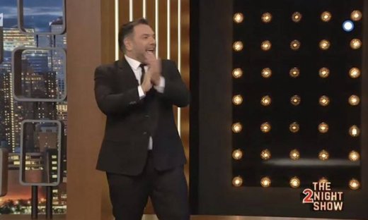 «The 2Night Show»: Η πρεμιέρα του Γρηγόρη Αρναούτογλου είναι γεγονός! (Video)