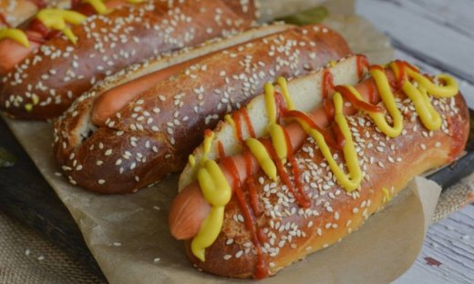 Hot Dog με σπιτικά ψωμάκια