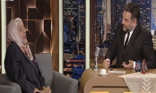 «The 2Night Show»: Η «γιαγιά» του Ουγγαρέζου τα χώνει στον Αρναούτογλου: «Μας έχεις βγάλει το λάδι»