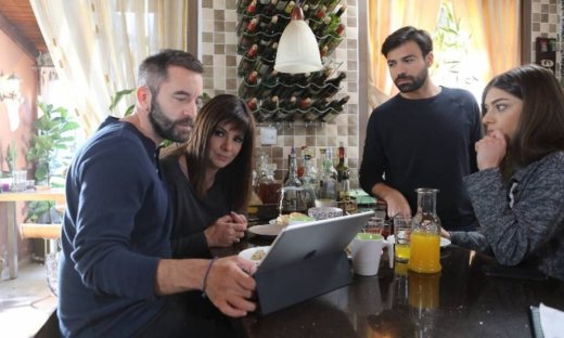 Το τατουάζ: Ο Σωκράτης πλησιάζει όλο και πιο πολύ τον serial killer