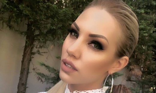 Η αποκαλυπτική εμφάνιση της Σάσας Μπάστα με φουσκωμένη κοιλιά στον Αρναούτογλου που θα συζητηθεί!