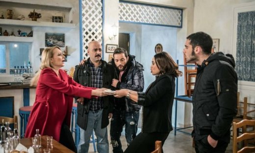 Πέτα τη φριτέζα: Η Δόιρα είναι μέσα στη Λαγουδέρα και καταφέρνει να ξεγελάσει τον Αντρέα