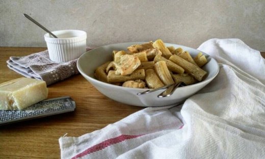 Πανεύκολη συνταγή από τον Γιώργο Τσούλη: Ριγκατόνι με κοτόπουλο & πέστο βασιλικού