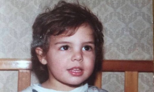 Κι όμως! Το αγοράκι της φωτογραφίας είναι Έλληνας παρουσιαστής που έχει σήμερα τα γενέθλιά του!