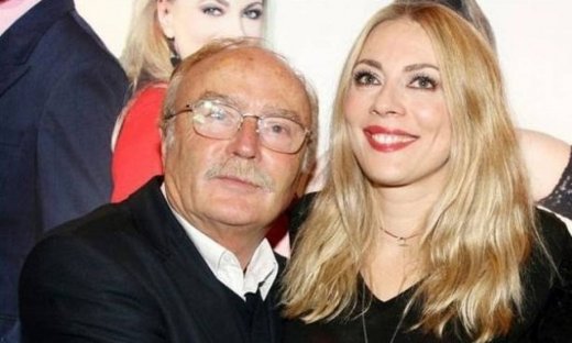 Η εξομολόγηση του Ντίνου Καρύδη: «Αν δεν ήταν η Σμαράγδα, πιθανόν να μην είχαμε ούτε τηλέφωνο»