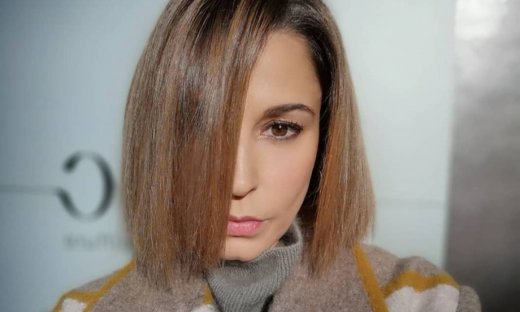 Η εγκυμονούσα Κατερίνα Παπουτσάκη μας δείχνει το εντυπωσιακό σαλόνι της