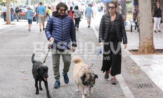 Χαραλαμπόπουλος-Πρίντζου: Βόλτα στην Πλάκα με τους... συγκάτοικους! (φωτό)