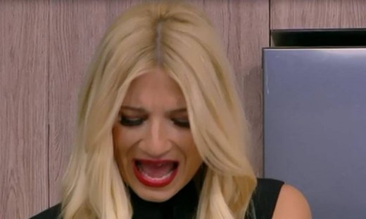 Το πρωινό: Ατύχημα για τη Σκορδά στην κουζίνα της εκπομπής - Ούρλιαζε η παρουσιάστρια