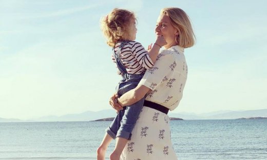 Βίκυ Καγιά: «Η πιο συγκλονιστική στιγμή ήταν όταν πήρα πρώτη φορά στην αγκαλιά μου τη Μπιάνκα»