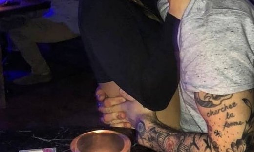 Ασυγκράτητο το ζευγάρι σε βραδινή του έξοδο