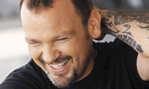 Δημήτρης Σκαρμούτσος: «Είναι ωραίο να κάνεις παιδιά σε μεγάλη ηλικία, γιατί σου δίνουν ενέργεια»