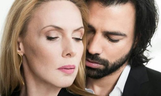 Εβελίνα Παπούλια: Μιλά για τους συνεργάτες της στο Τατουάζ: «Τους νιώθω σαν οικογένειά μου»!