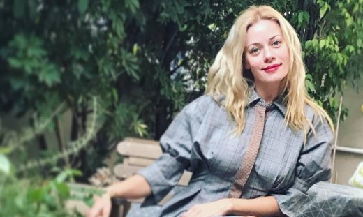 Ζέτα Μακρυπούλια: «Αυτοτρολάρεται» στο Instagram!Δείτε πώς στόλισε φέτος και θα κλάψετε από τα γέλια