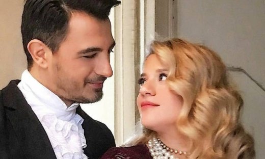 Θεωνά-Αναστασιάδης: Περιμένοντας τον  πρίγκιπά τους