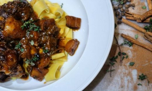 Μοσχαρίσια ουρά με παπαρδέλες