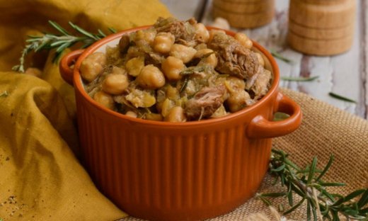 Ρεβίθια στο φούρνο με αρνί