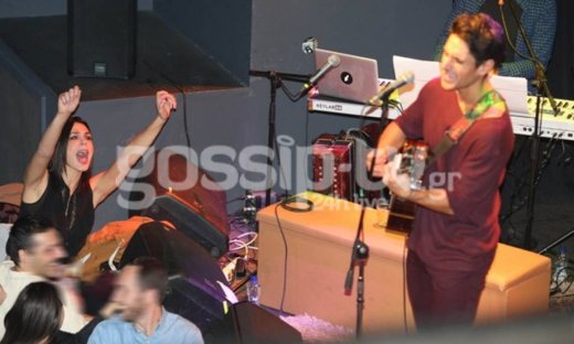 Σίγουρα χώρισαν; Ο Βλάχος τραγουδάει και η Τριανταφυλλίδου τον αποθεώνει! (φωτό)