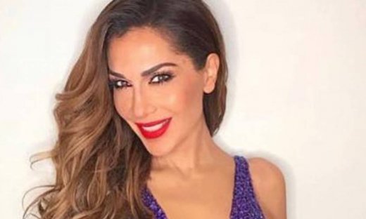 Δέσποινα Βανδή: Πιο λαμπερή από ποτέ μας εύχεται «καλά Χριστούγεννα»