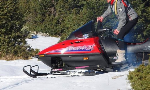 Δεν θα πιστεύετε ποια είναι η τραγουδίστρια που... παλεύει με τα χιόνια!