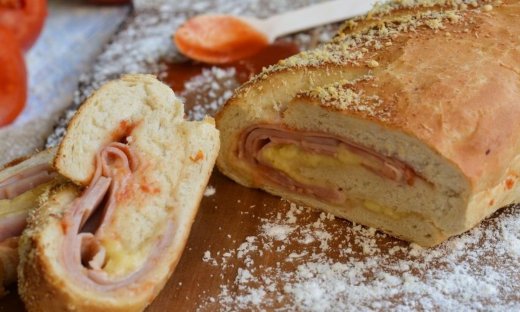 Στρόμπολι με αλλαντικά από τον Γιώργο Τσούλη 