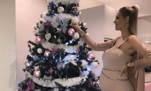 Σάσα Μπάστα: Ποζάρει με φουσκωμένη κοιλίτσα και λαχταρά τον ερχομό της κόρης της!