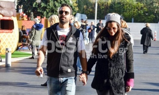 Θα μας τρελάνει ο Τανιμανίδης- Η βόλτα με την Μπόμπα και το... κοντομάνικο μπλουζάκι! (pics)