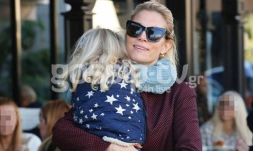 Βίκυ Καγιά: Βόλτα και αγκαλιές με την κόρη της Μπιάνκα!