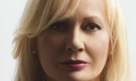 Συγκλονίζει η Αγγελική Νικολούλη με ανάρτησή της: «Έτσι ξαφνικά γράφονται φίλοι μου οι τραγωδίες…»