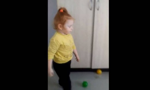 Άνω-κάτω το δωμάτιο! Δείτε τι έκανε αυτό το κοριτσάκι!