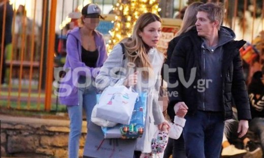 Μαριέττα Χρουσαλά: Οικογενειακή βόλτα στη Γλυφάδα