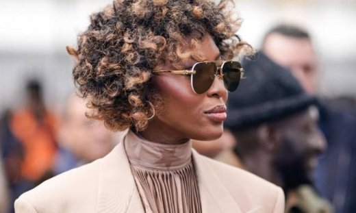 Το φλερτ της Naomi είναι 25 χρονών και τα παίζει όλα για όλα στο Instagram