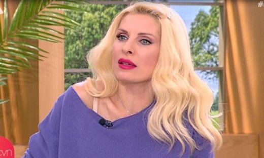 Φούντωσε η Ελένη: Σήκωσε το μπλουζάκι της επικίνδυνα και της έκαναν παρατήρηση