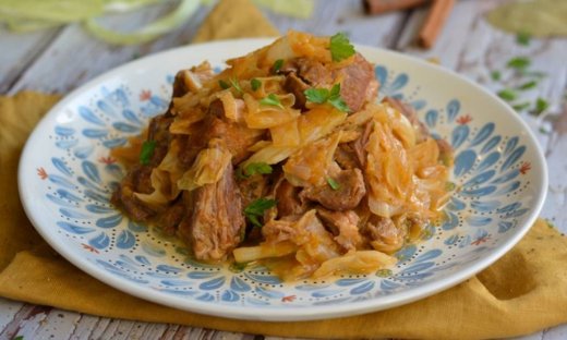 Χοιρινό με λάχανο