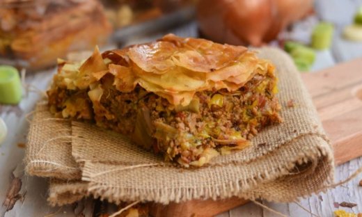 Πρασόπιτα με απάκι και κιμά