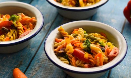 Μακαρονοσαλάτα