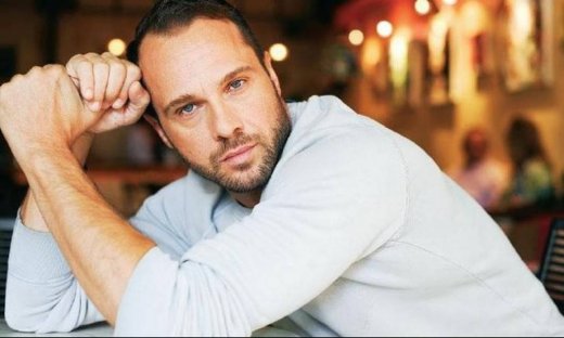 Μέμος Μπεγνής: Αποκαλύπτει «μυστικά» για τον  ρόλο του στη «Γυναίκα  χωρίς όνομα»