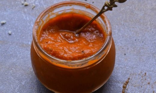 Κόκκινη σάλτσα για pizza