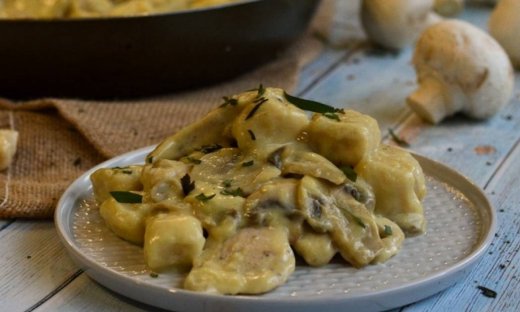 Σπιτικά νιόκι με σάλτσα μουστάρδας και κοτόπουλο από τον Γιώργο Τσούλη