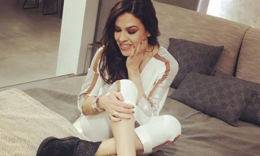 Ναταλία Δραγούμη: Αγνώριστη με μαγιό και κοντό μαλλί